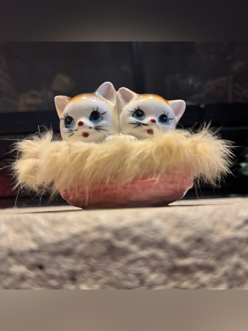 Vintage MCM Japan Ceramic Furry Kittens in a Pink Basket - Picture 2 of 9